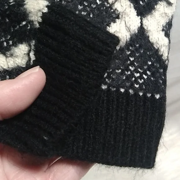 LAST SALE! NWOT Forever 21 Eyelash Sweater Sz.S (A-75) - Picture 7 of 10